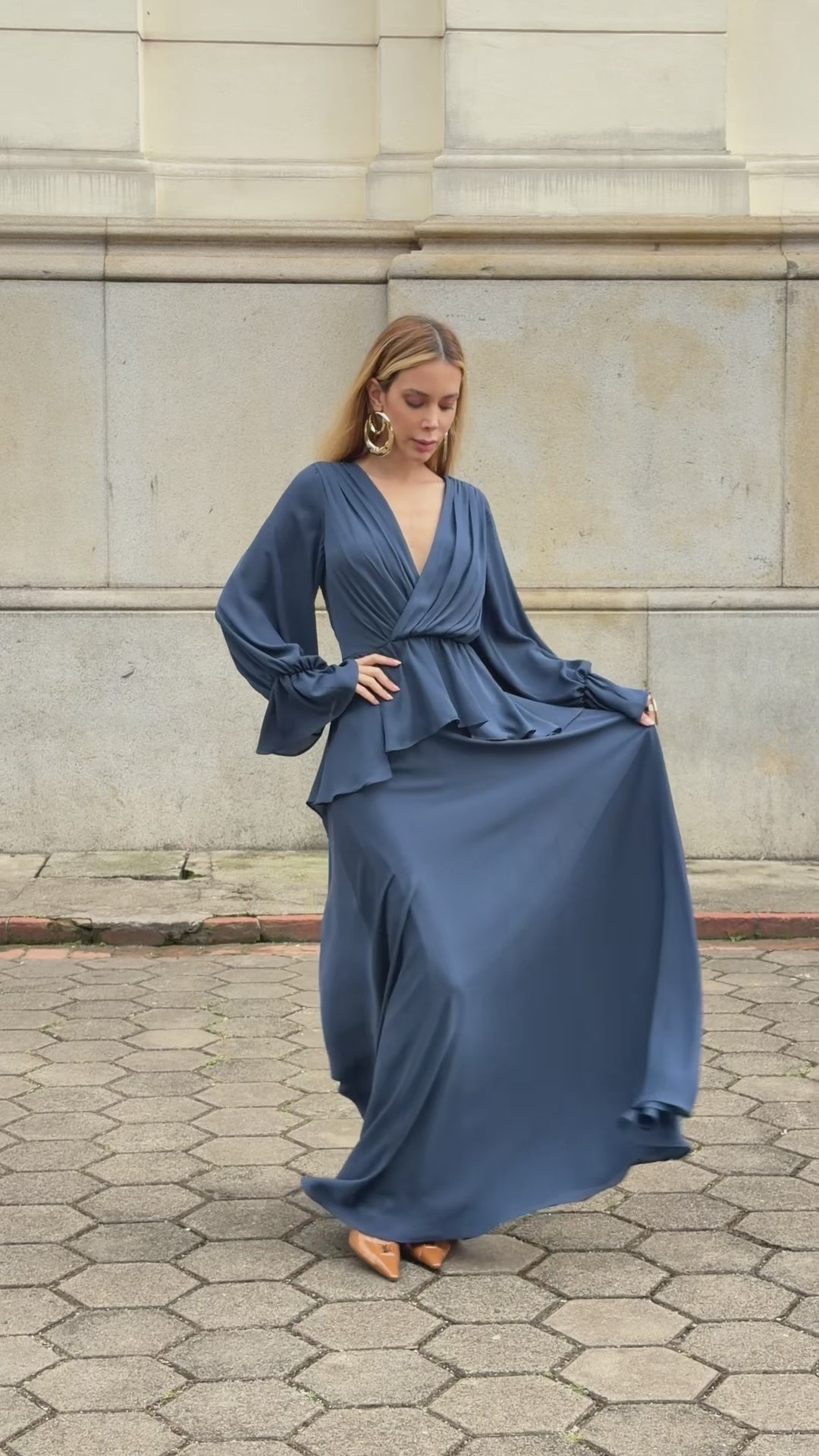 VESTIDO LONGO DECOTE V TRANSPASSADO COM PEPLUM E MANGA BUFANTE MARROM