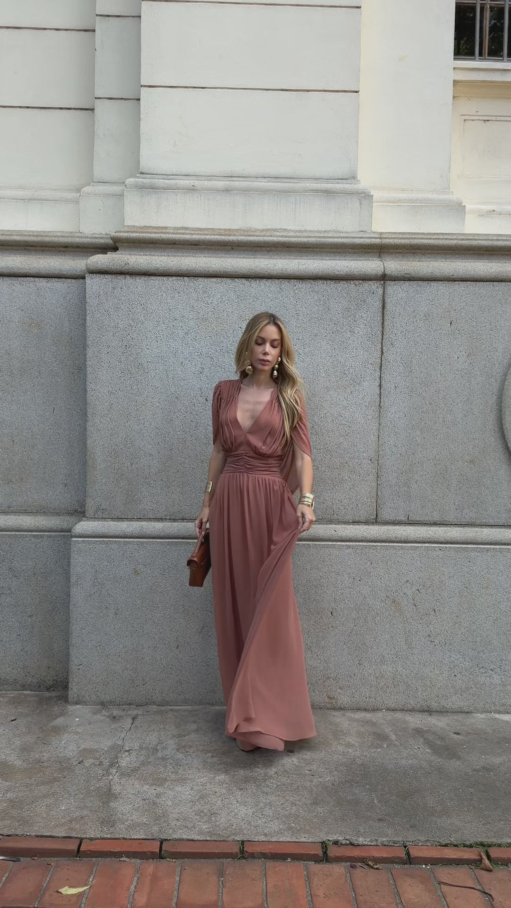 VESTIDO LONGO DECOTE V COM MANGA MORCEGO E FRANZIDO NA CINTURA VERDE ÁGUA