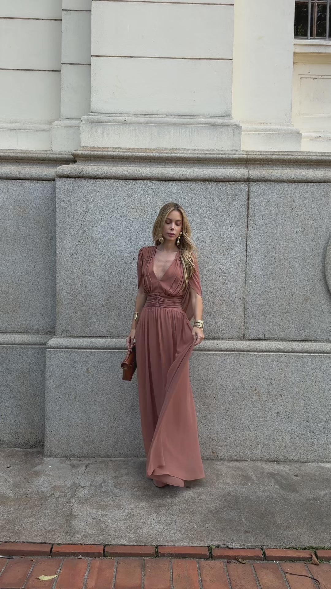 VESTIDO LONGO DECOTE V COM MANGA MORCEGO E FRANZIDO NA CINTURA VERDE ÁGUA
